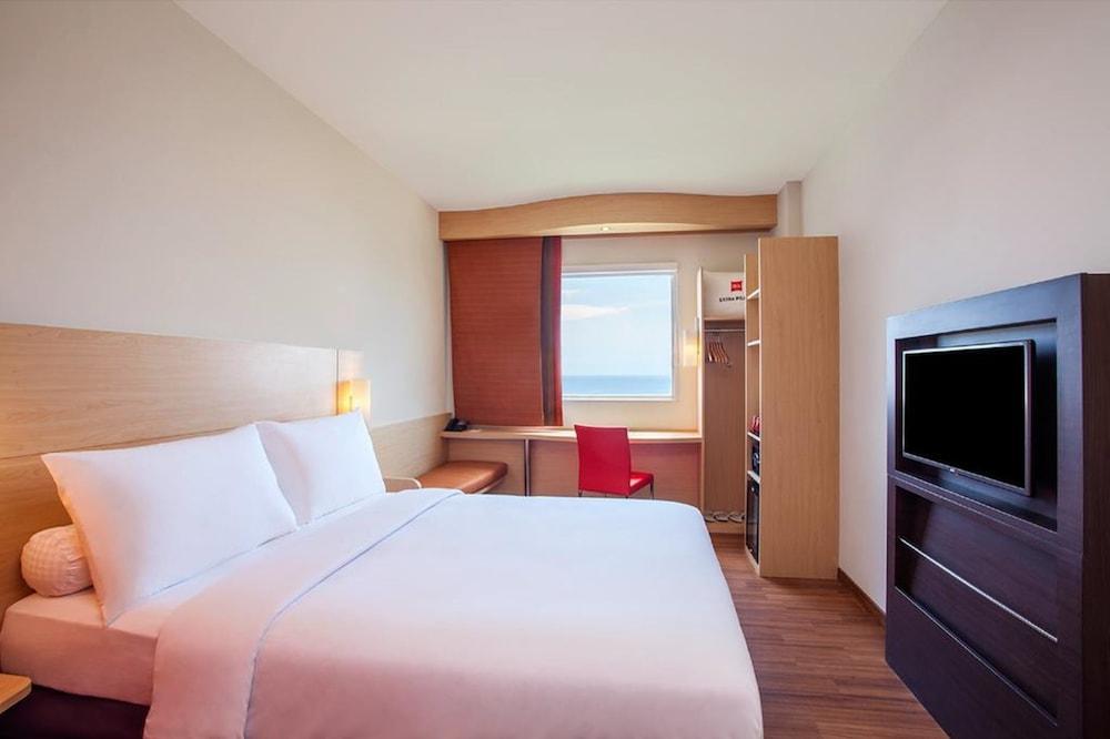 Ibis Manado City Center Boulevard Exterior foto